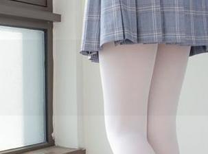 森萝财团 – 小夜疯了?厚黑砲台+黑丝踩物竟成了她的私房图包!