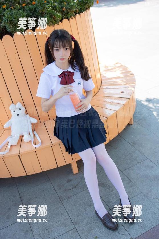 森萝财团 森萝财团最新出品:白衣黑丝越看越上头,或许我的审美已经被黑丝圈养了吧。