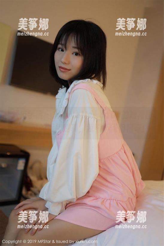 模范学院-NaNa_baby 模范学院 - 揭秘NaNa_baby的短裙图包:她的短裙逻辑,我看不懂但稀奇!