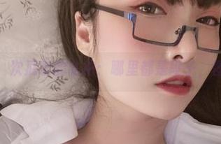 在家追剧，次屁啦的私拍：哪里都是段子，图片不一般
