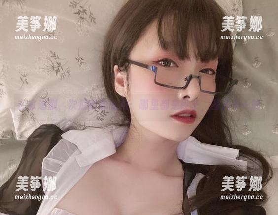 次屁啦 在家追剧,次屁啦的私拍:哪里都是段子,图片不一般