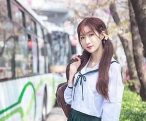 王羽杉私拍图集:白裙素雅,却不乏迷人气息