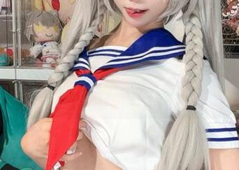 停留在天台的白栎Shirly,高清展现,画面上难以言说的情绪。