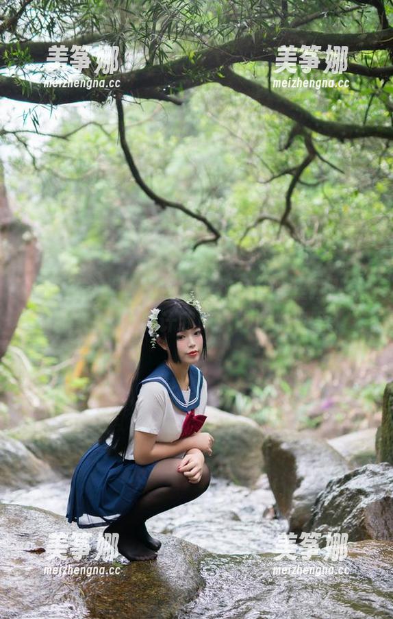 白烨烨 看到了白烨烨的水手服作品,心里就默默念着,这种设计我咋以前没发现呢?