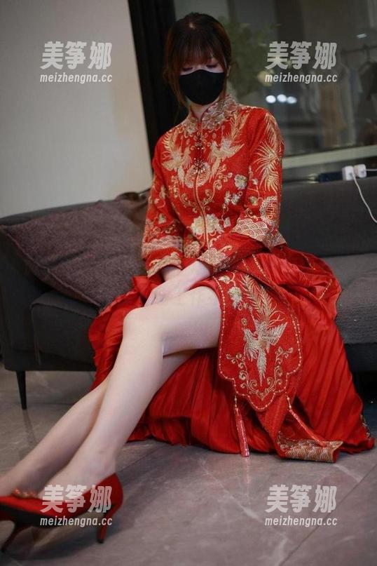 白龙猫女 微密圈 - 白龙猫女下场搭配肉丝白蕾丝,图库下载工作不能停!