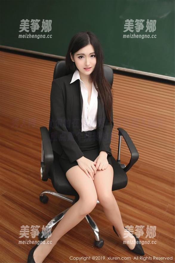 秀人网-允尔 秀人网 - 允尔的在线小秀:模特新人图片,重点是个婉转的自拍!