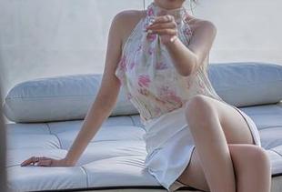 秀人网 – 就是阿朱啊的云南旅拍，完美美图等你左滑右滑！