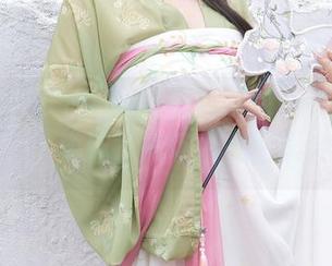 秀人网 – 梦心玥的海南岛图包——让私拍的夏日，变成了一场‘美丽误会’！