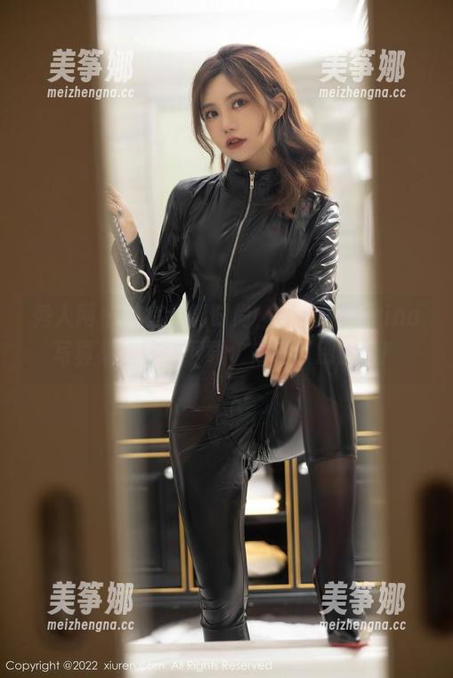 秀人网 - 教室也能时尚，绮里嘉Carina写真集等你来下载，来吧，别害羞！