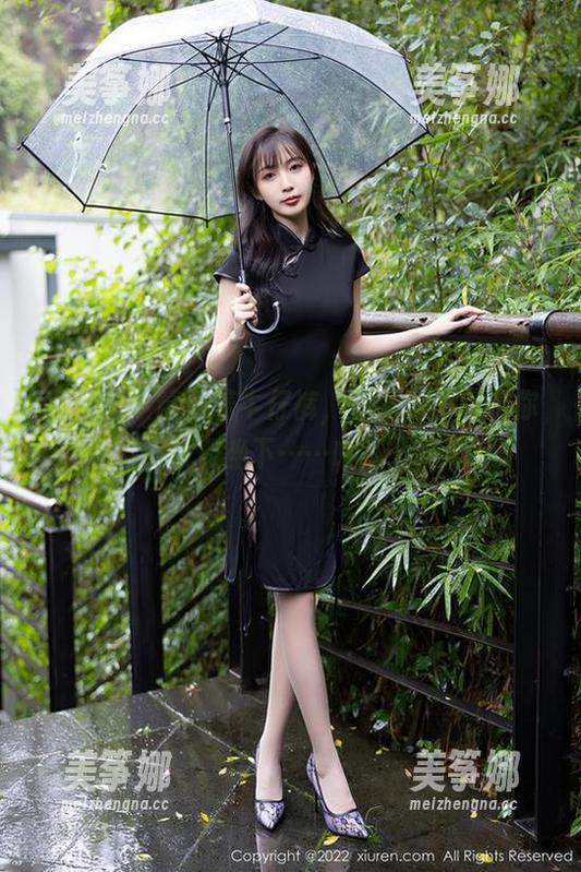 秀人网-菲菲吃不胖 秀人网 - 精选着牛仔裤,菲菲吃不胖给你示范如何优雅坐下……哦不,是滚下!