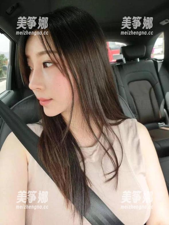 紫色哒豚豚 微密圈 - 无意中的私房发现,紫色哒豚豚的黑丝跃然纸上