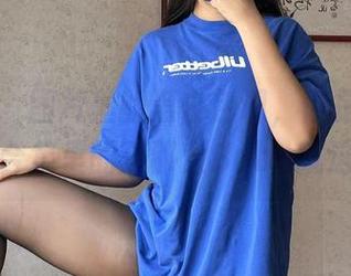 微密圈 – 图片里的黑白色调,像是深夜的呢喃,合集里的美邵女Baby就这样静静