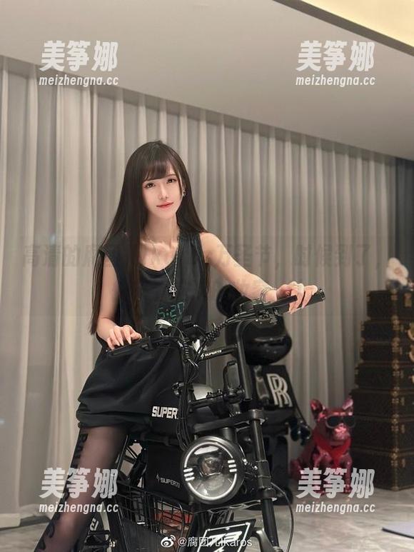 腐团儿Ikaros 高清的腐团儿Ikaros万圣节,时候到了,快来看这次的妆容əti