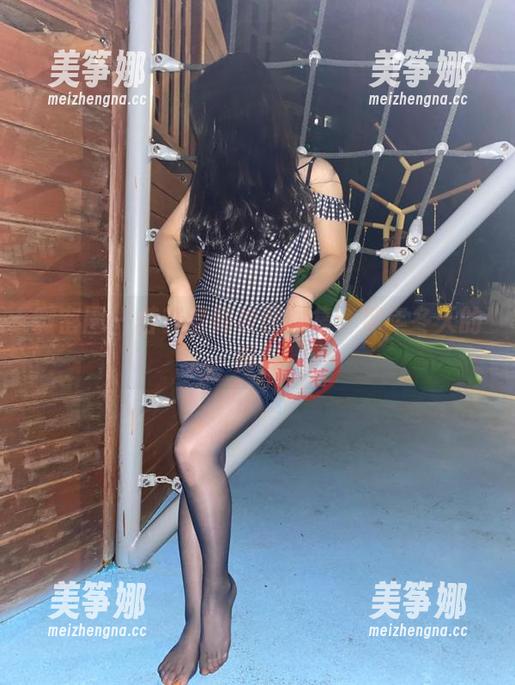 若若老师 微密圈 - 若若老师校园图集:那年冬天的树影