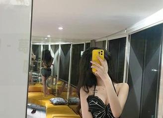 微密圈 – 葛征的私拍图集:酒店中闪现的暧昧,就像一丝耳语