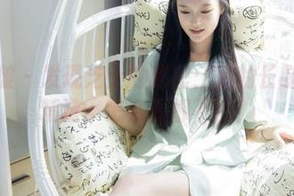 袜啵啵 – 发现芝士的秘密:她的长腿图集精选,怎么看都不腻!