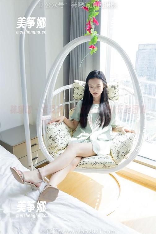 袜啵啵 - 发现芝士的秘密：她的长腿图集精选，怎么看都不腻！