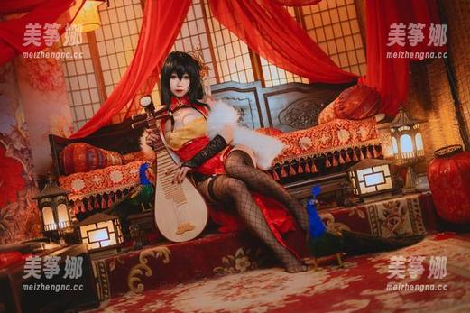 贞子蜜桃 高清美图:贞子蜜桃的连衣裙,哇,这个优雅,连风都想来捧场!