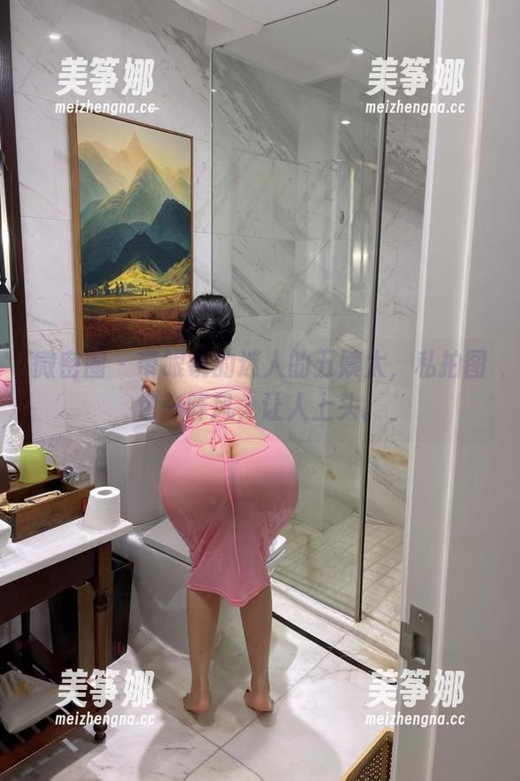 微密圈 - 带眼镜的迷人的五姨太，私拍图包一阵风，让人上头。