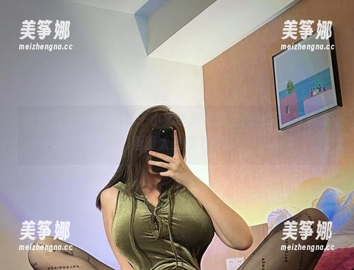 醇子小姨 微密圈 - Wow,醇子小姨带来泳池主题的最新写真集,画面太美我不敢看