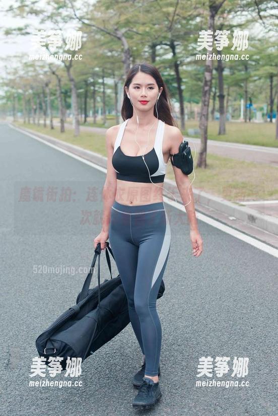 魔镜街拍：连体衣原图终于来了，更新一次就像看到了新大陆