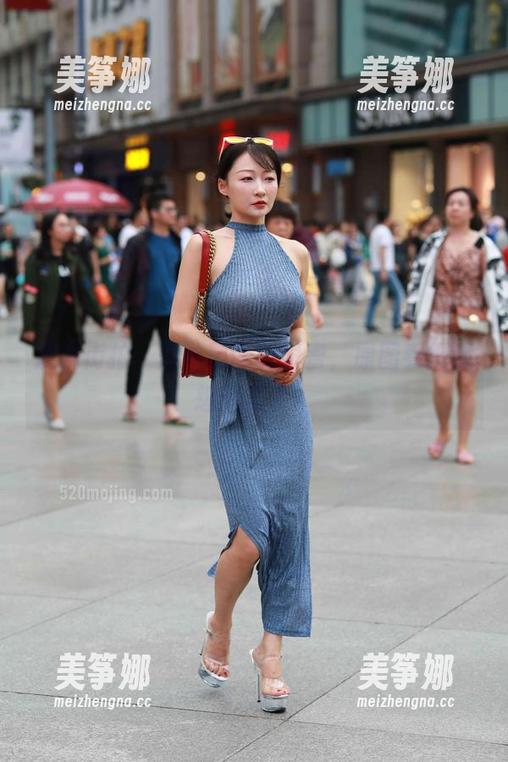 魔镜街拍 魔镜街拍:黑丝黑网好闺蜜,原图看得我想炫耀了!