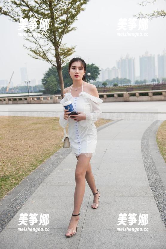 魔镜街拍 魔镜街拍在线,资源库里的灰色裙子搞得我想揍人。