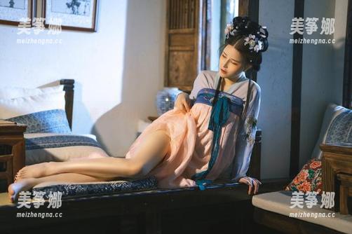 鹿八岁baby 看啊,鹿八岁baby的最新图册,身体链可真有趣